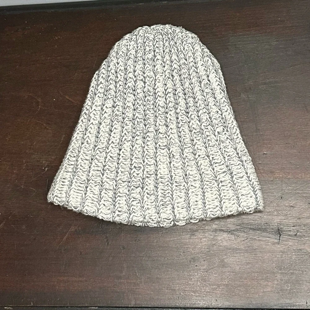 3/$20💥 NWOT Love Your Melon For Disney Minnie Mouse‎ Grey Knit Beanie Hat